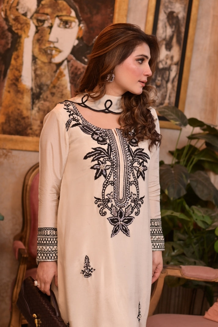 MONO IVORY