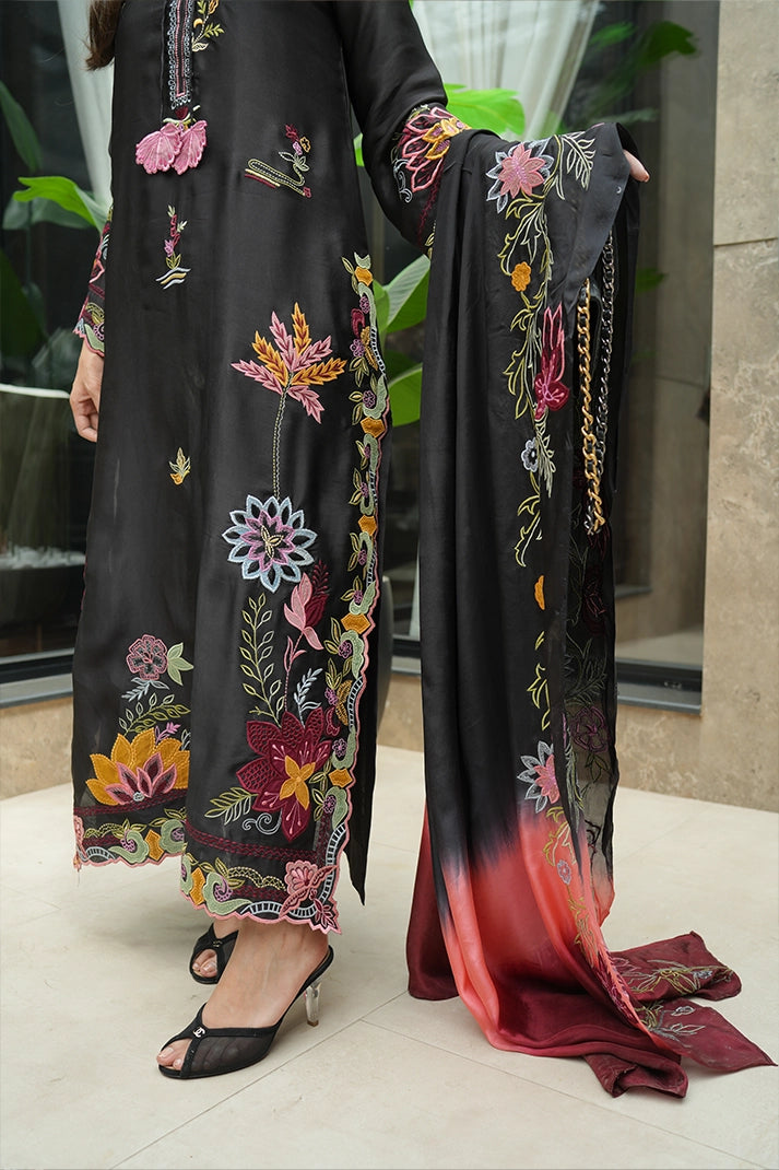 BLANCA BLACK
