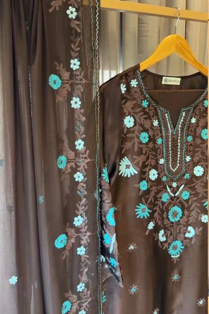MONO BROWN